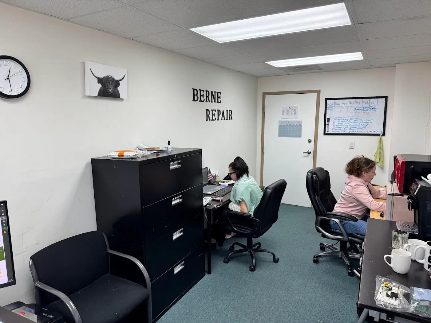 The first Berne office in the US with the first office employees